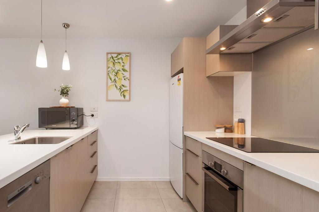 Funky Spacious 2bdrms 2bthrms Free Covered Park. Apartamento Christchurch