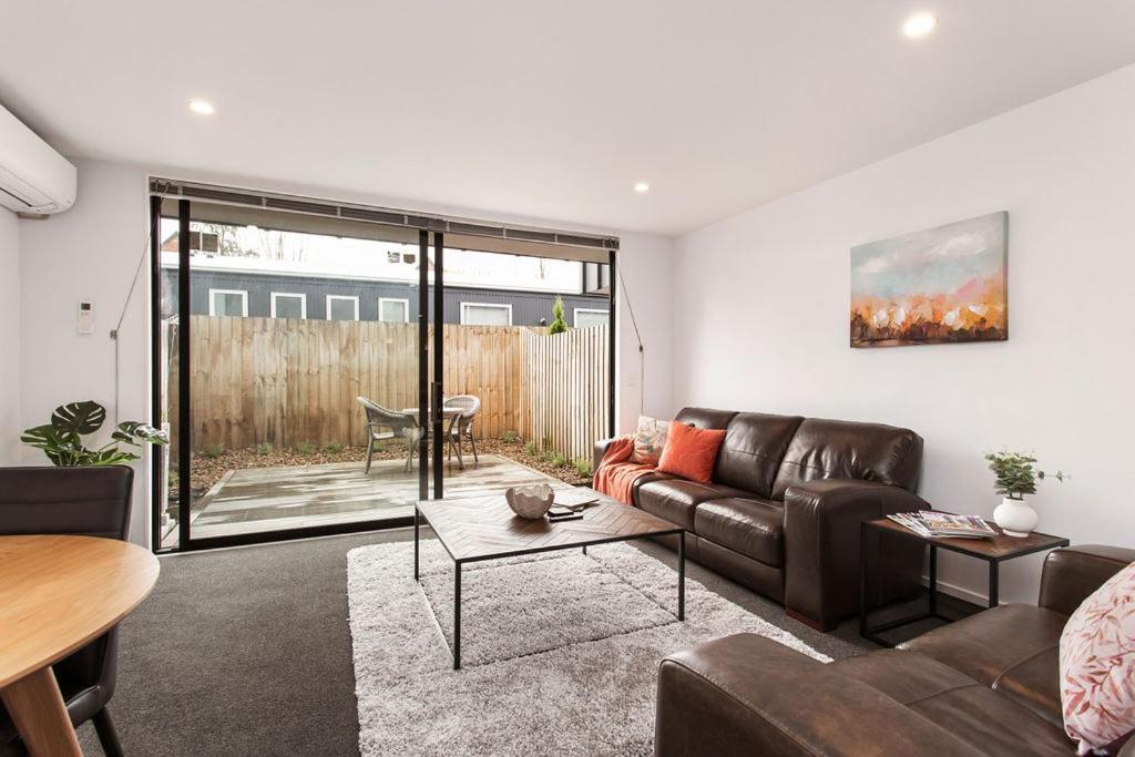 Funky Spacious 2bdrms 2bthrms Free Covered Park. * Christchurch