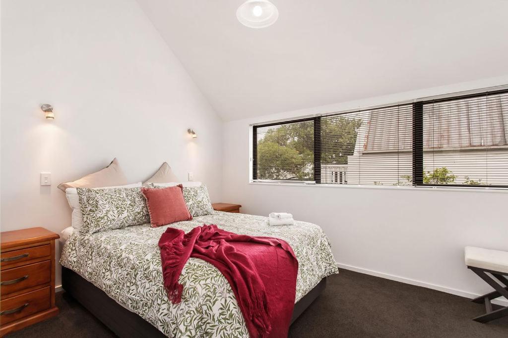 Funky Spacious 2bdrms 2bthrms Free Covered Park. Apartamento